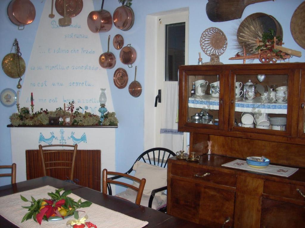 Sa Rosa E Su Trapperi Bed and Breakfast Oschiri Εξωτερικό φωτογραφία